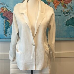 Elegant Cream Women's Blazer
